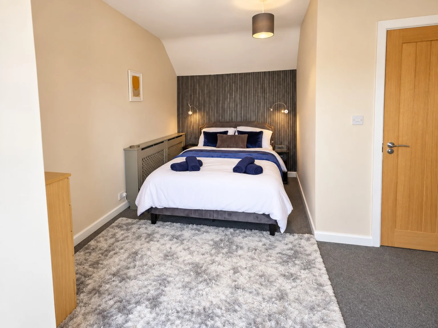 Guest bedroom