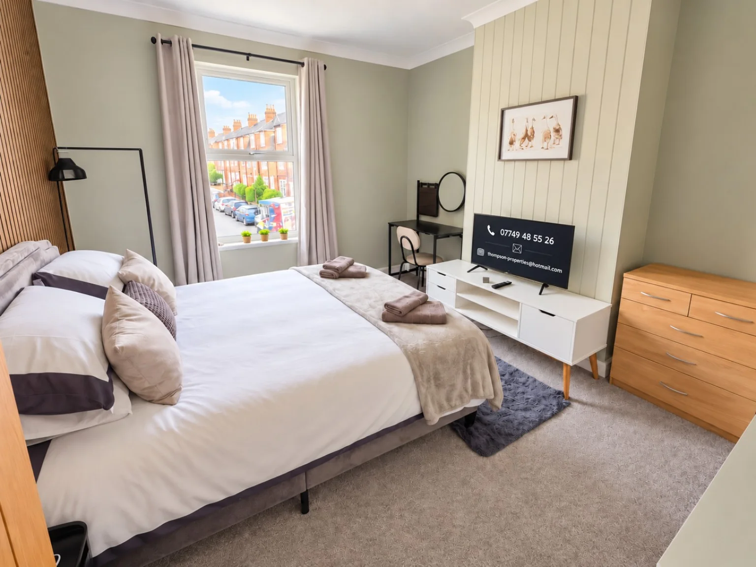 Furnished guest room